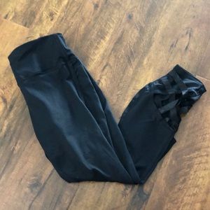 Active life Cut out leggings size medium